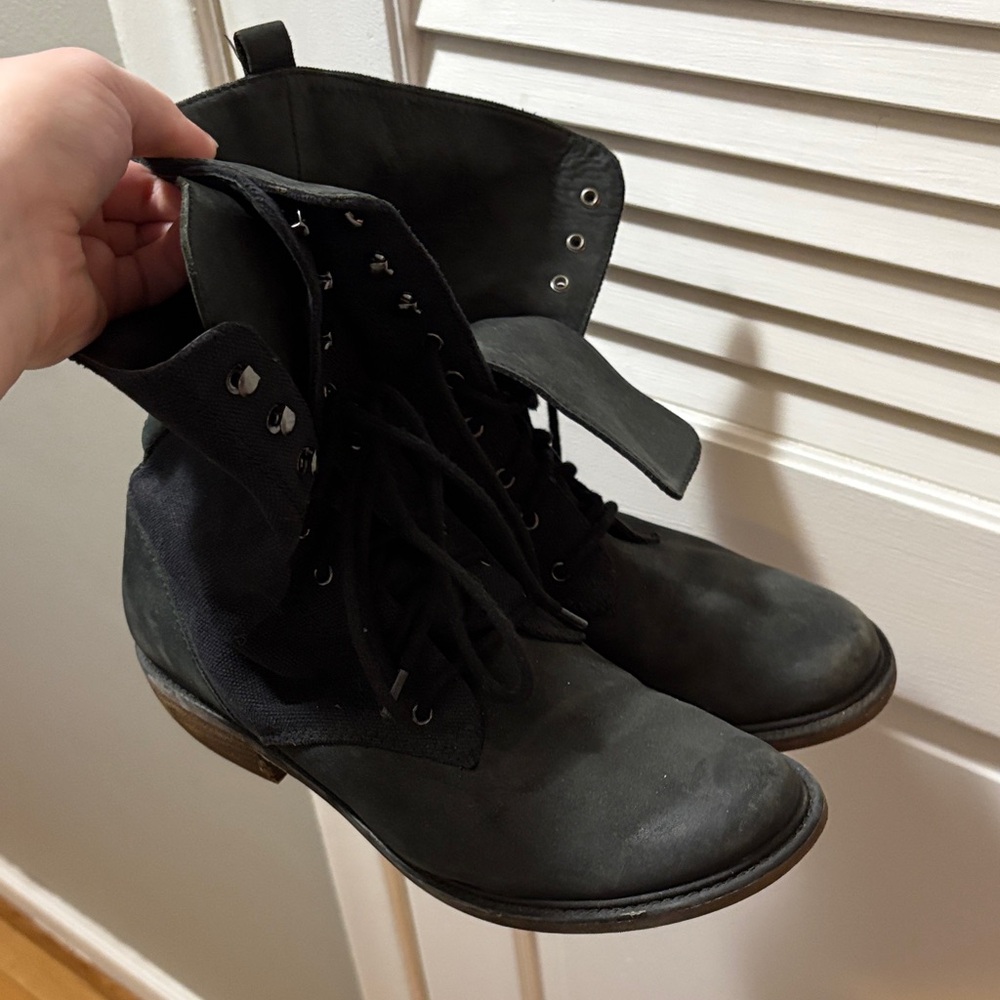 Black Women's Lace-Up combat Boots